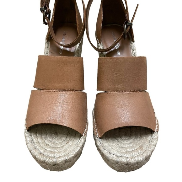 Treasure & Bond Sannibel Platform
Wedge Sandals Shoes in Tan Leather size US 9 - Picture 2 of 7